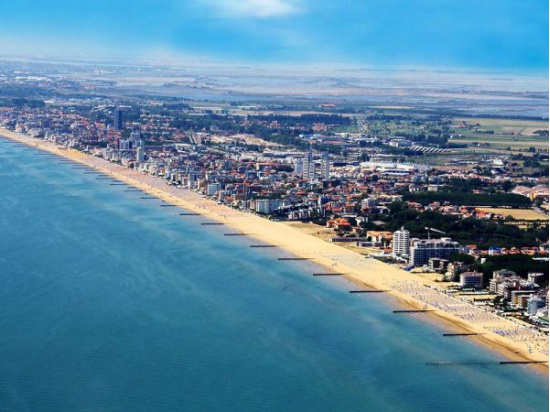 Hotel in Jesolo a pochi metri dalla spiaggia, poss...